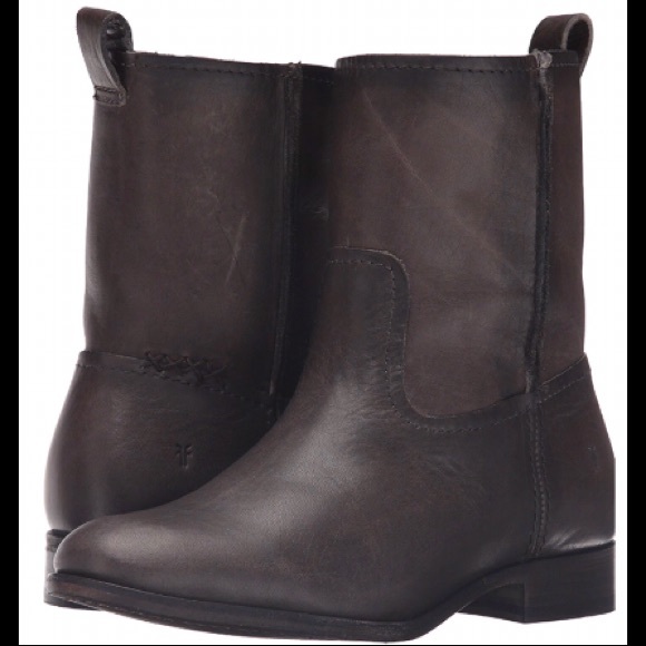 Frye Cara Short - Picture 2 of 8